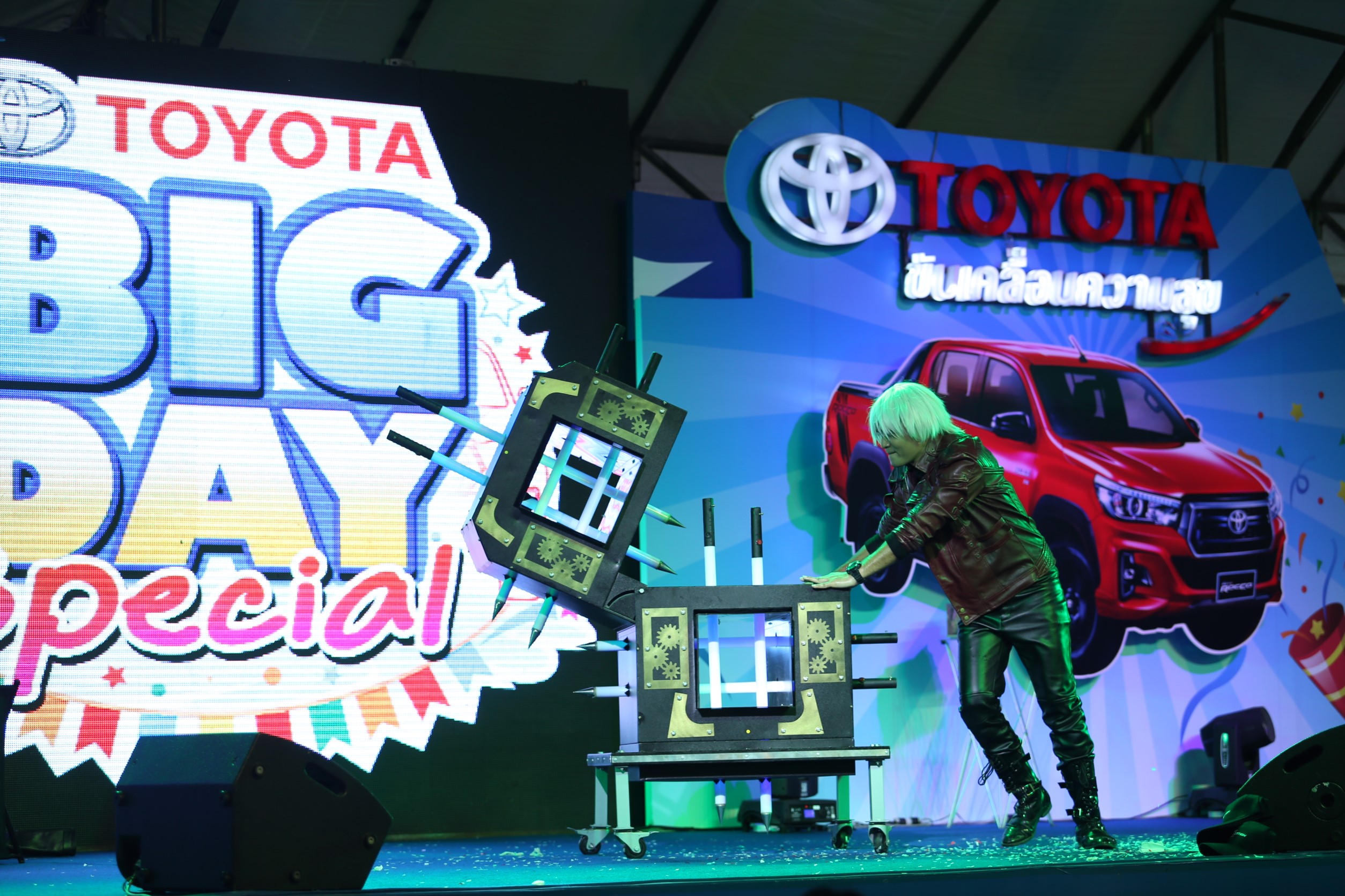 มายากล นักมายากล การแสดง โชว์ Magic Show "งาน TOYOTA BIG DAY" 26/05/2562