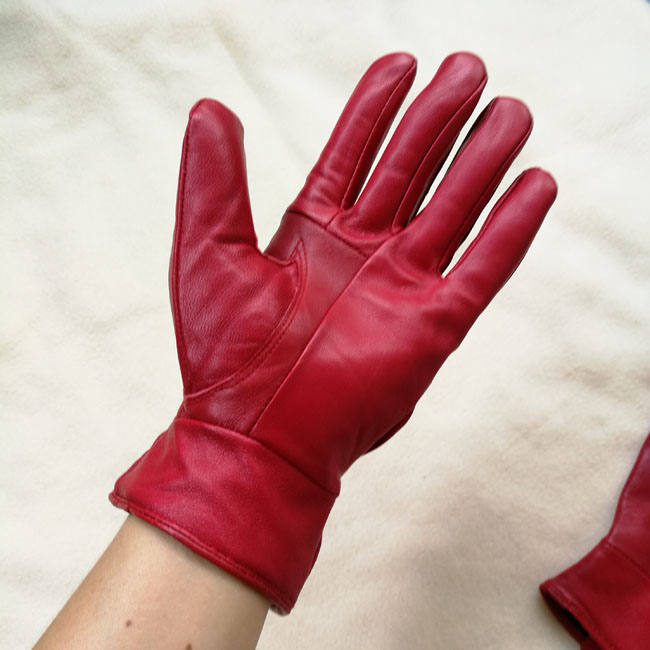 ถุงมือหนังแท้สีแดง หญิง ไซด์ M สวยมาก อุ่นถึงติดลบ