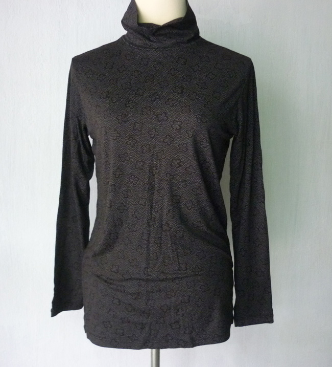 เสื้อฮีทเทคหญิง Uniqlo Heattech Sz XL