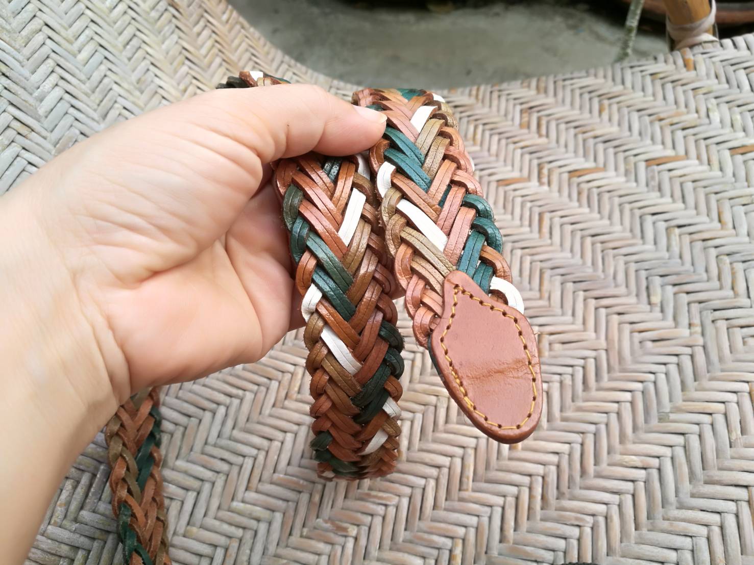 เข็มขัดหนังแท้สานขัด หนังหลากสี น่ารักดีค่ะ