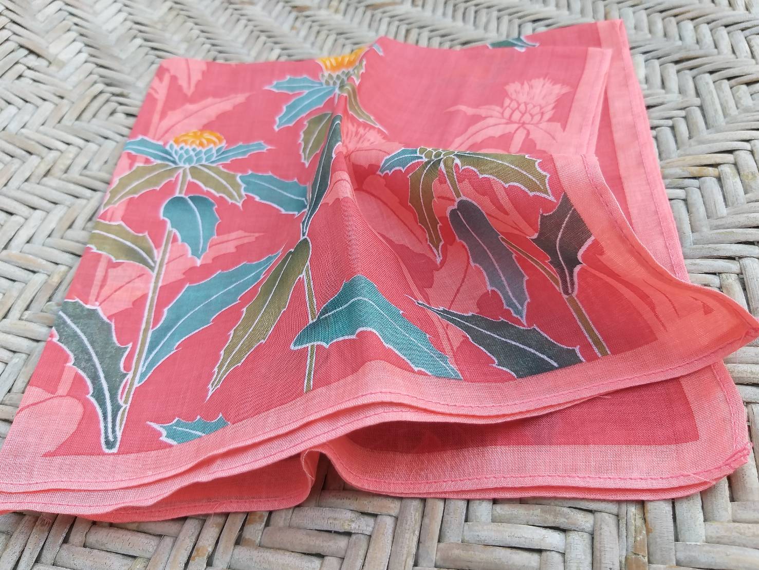 ผ้าเช็ดหน้าลายดอกไม้ ผ้านุ่มมาก สีสวย