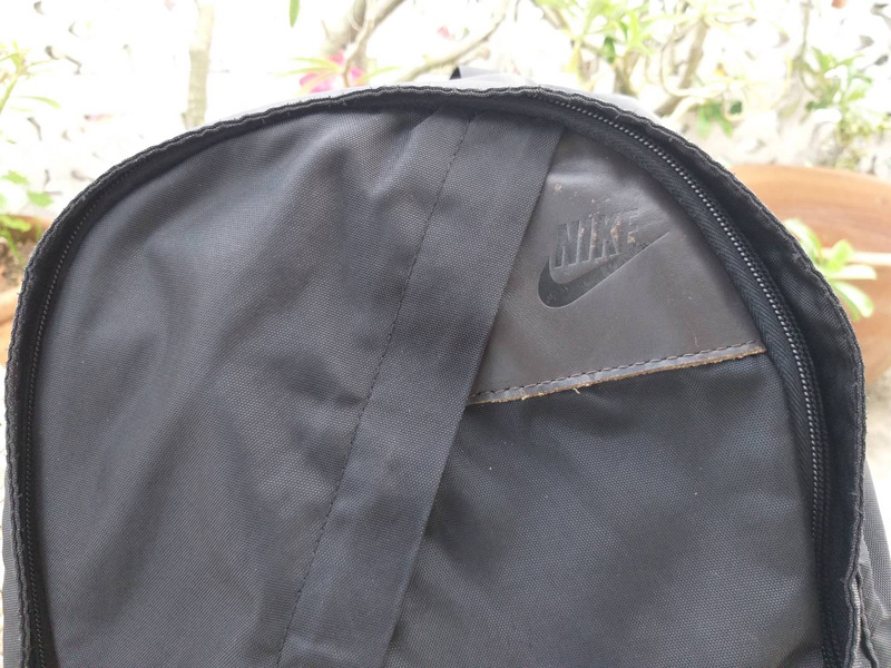กระเป๋าเป้ NIKE บุฟองน้ำหนา เป้ 2 ชั้น ช่องเยอะ
