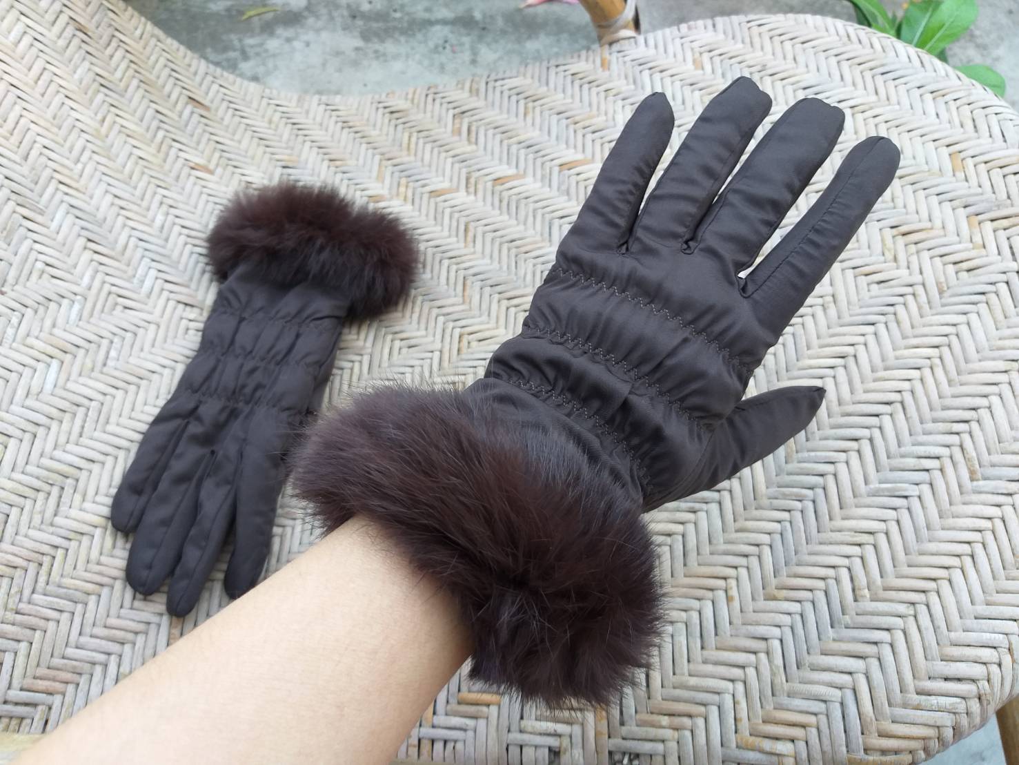 ถุงมือผ้าร่มบุขนหนานุ่ม เฟอร์กระต่ายแท้