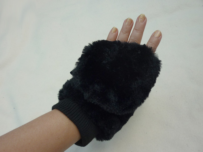 ถุงมือเฟอร์ หนานุ่ม ติดลบได้ ไซด์ S (ของใหม่)
