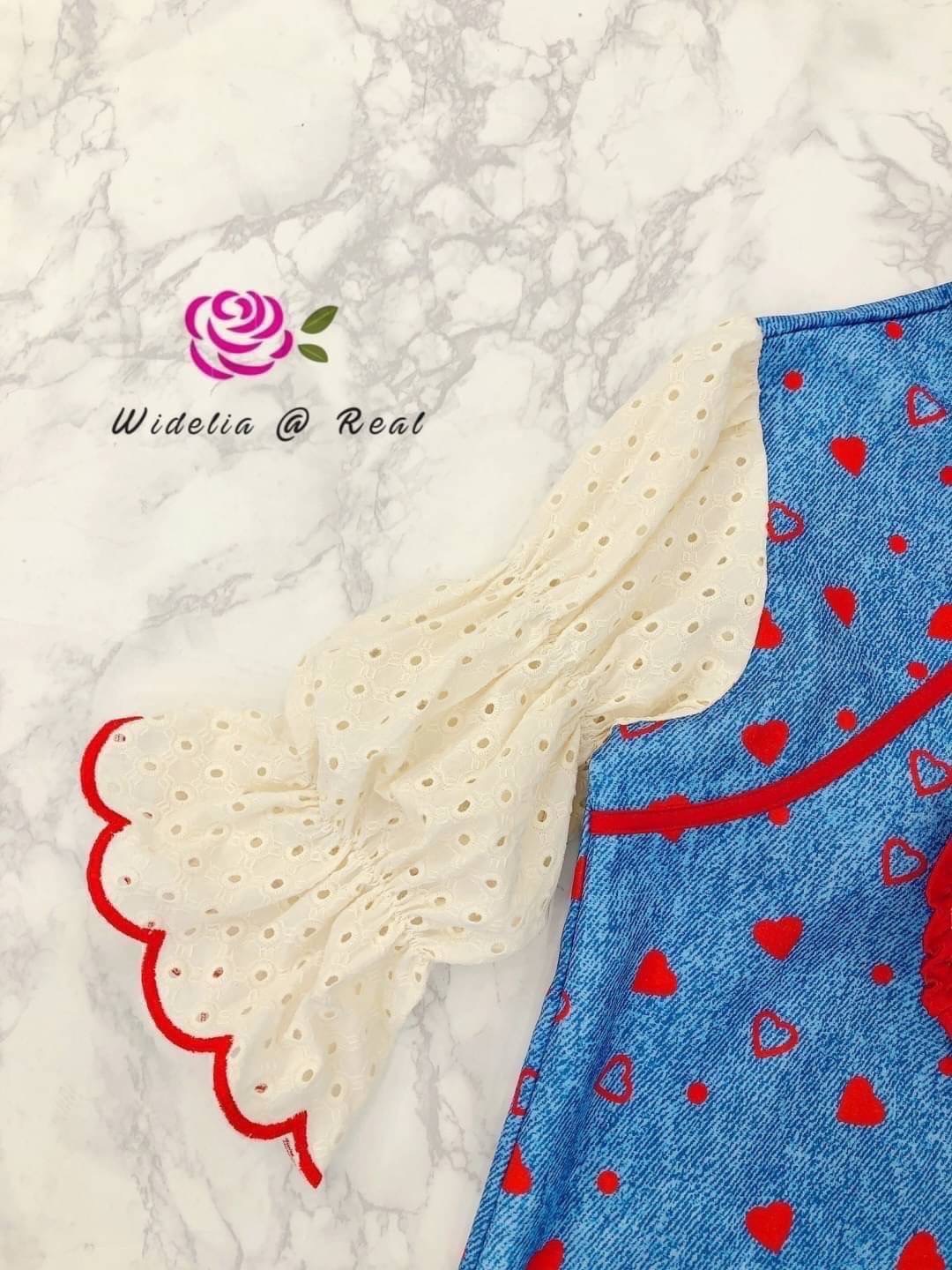 Dress เดรสกี่เพ้าแสนสวย ช่วงแขนเป็นผ้าฉลุ อกแต่งหัวใจ ตัวเดรสแต่งขอบแดงมาอย่างดี ใส่สบาย สินค้าคุณภาพ (พร้อมส่ง)