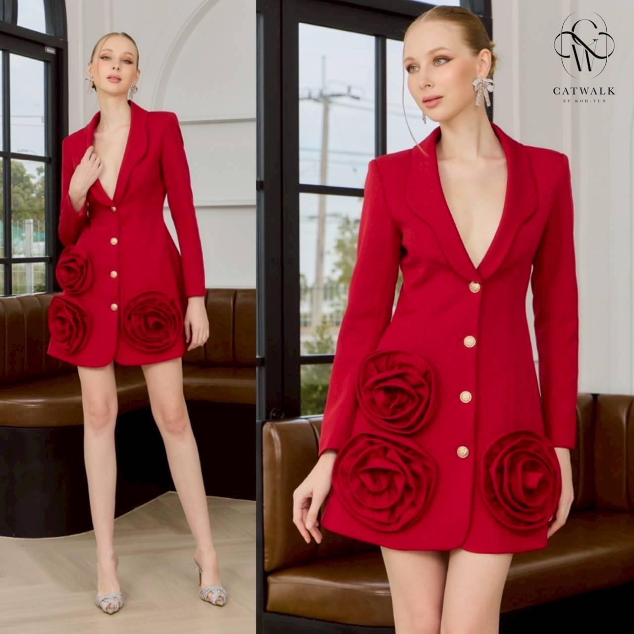 เดรสแต่งปลายดอกกุหลาบ เนื้อผ้าเกรดเอ ตัวชุดเป็นทรงเข้ารูปกระโปรงเป็นทรงเอเล็กน้อย ปกตัวชุดแต่งของเป็นโค้งสวยงาม ปลายชุดแต่งด้วยกุหลาบผ้าดอกใหญ่ดูโดดเด่นสุดๆ ใส่สบาย : สินค้าคุณภาพ (พร้อมส่ง)