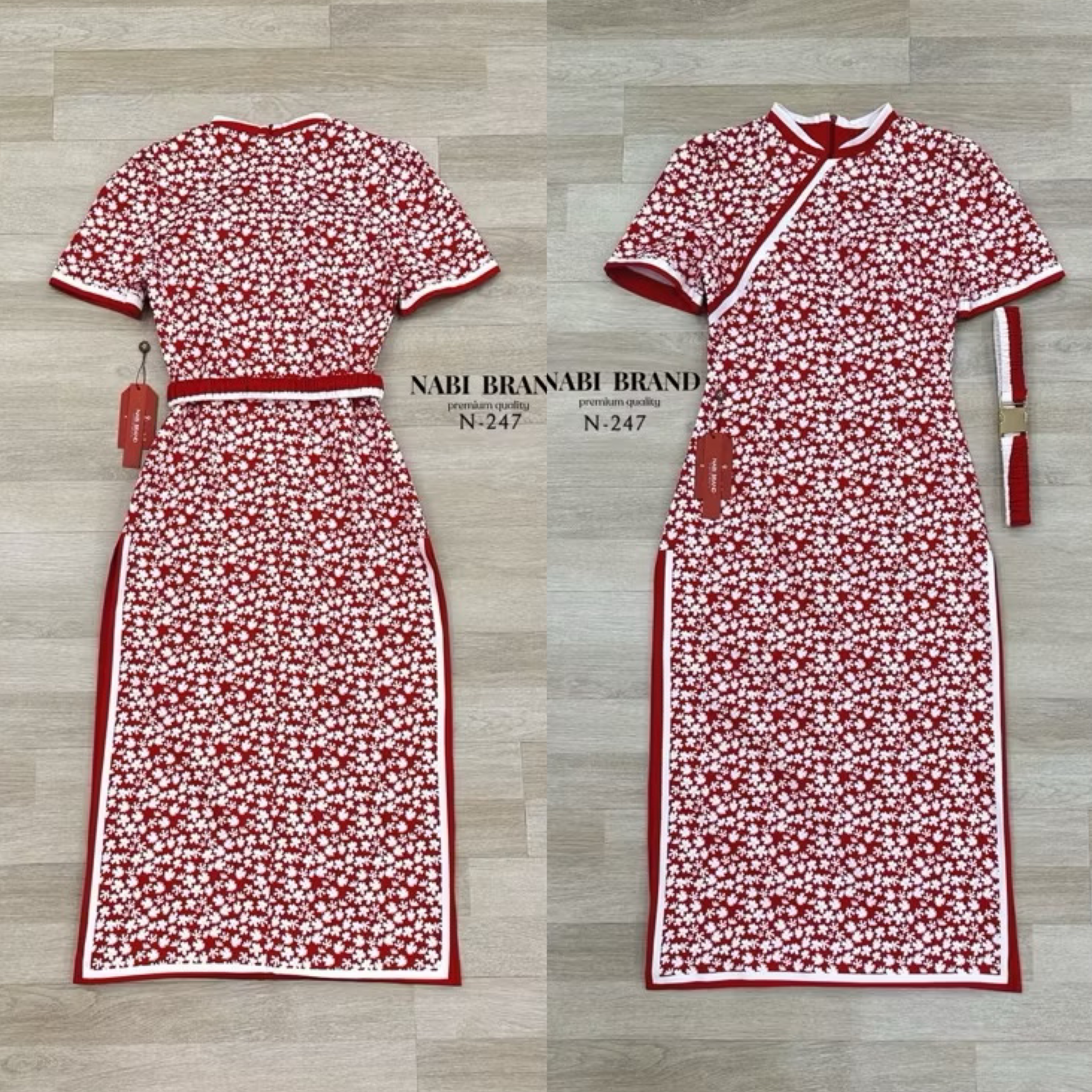 เดรสยาวคอจีน ลายขาวแดง และกุ้น ขอบขาวแดง รอบชุด สวยสุดๆ งานผ่าข้างซ้ายขวา โชว์ขาได้แบบแซ่บๆ ซิบหลัง ใส่สบาย : สินค้าคุณภาพ (พร้อมส่ง)