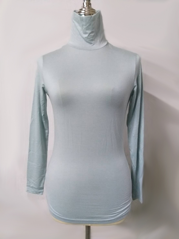 เสื้อฮีทเทคหญิง Uniqlo ไซด์ M (ของใหม่)