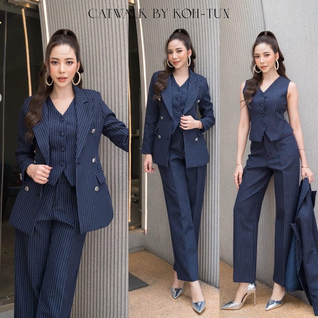 BLAZER 3 ชิ้น ตัว BLAZER เป็นทรงเข้ารูป+ เสื้อ Vest ทรงเข้ารูปคอวี + กางเกงทรงขากระบอกตรง เนื้อผ้าทอลายในตัว เกรด hiend เนื้อผ้าสวยมาก ใส่สบาย : สินค้าคุณภาพ (พร้อมส่ง)