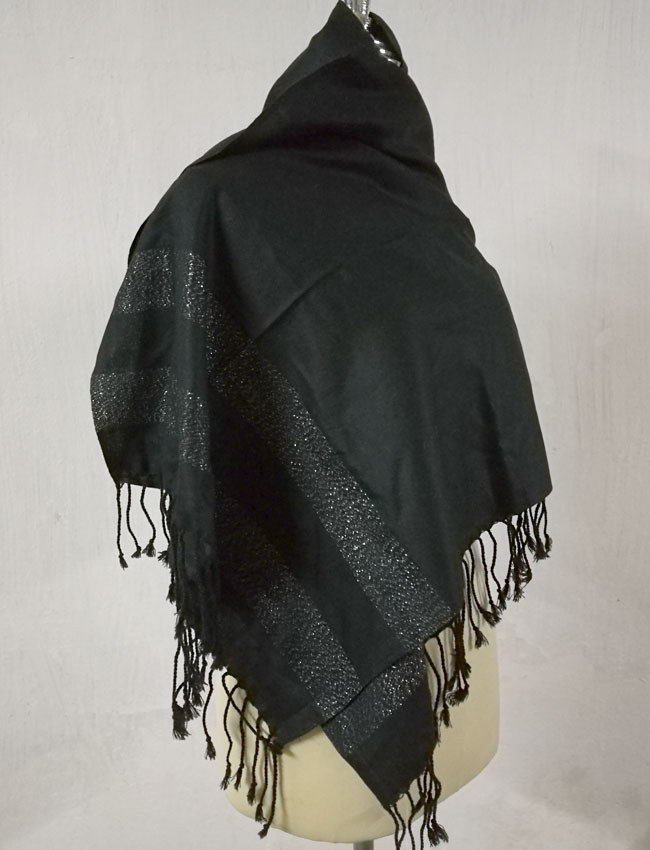 ผ้าคลุมไหล่-ผ้าพันคอ สีดำชายกลิตเตอร์ สวยมาก /ของใหม่/