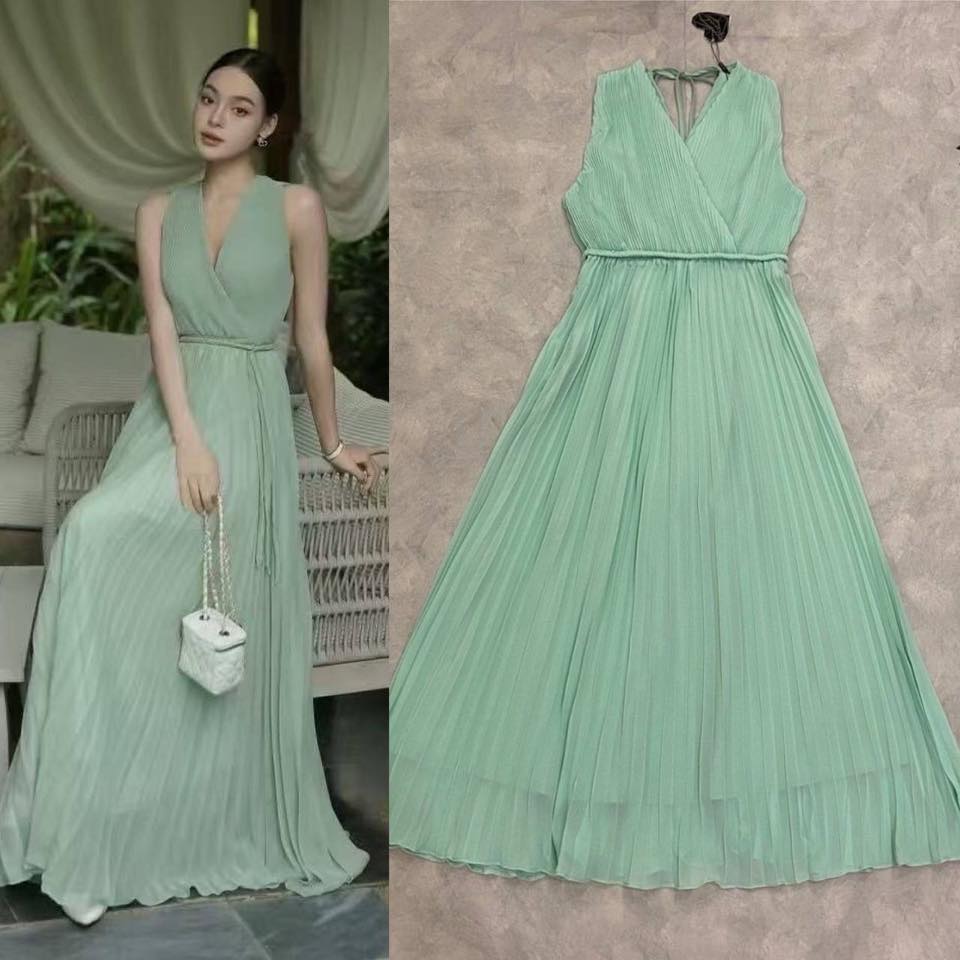 เดรสแขนกุดพลีตสีเขียวตัวยาว มาพร้อมเชือกสานผูกเอว ราคานี้มือต้องไวเลยค่า รุ่นนี้ใส่สวย ใส่สบาย : สินค้าคุณภาพ (พร้อมส่ง)