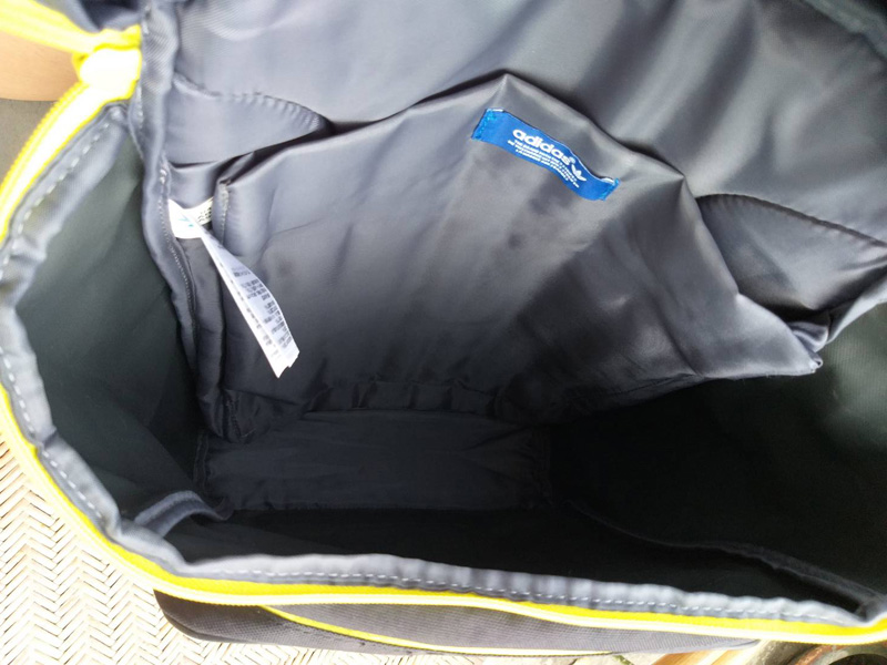 กระเป๋าเป้ adidas ทรงถัง ใส่โน๊ตบุ๊คได้