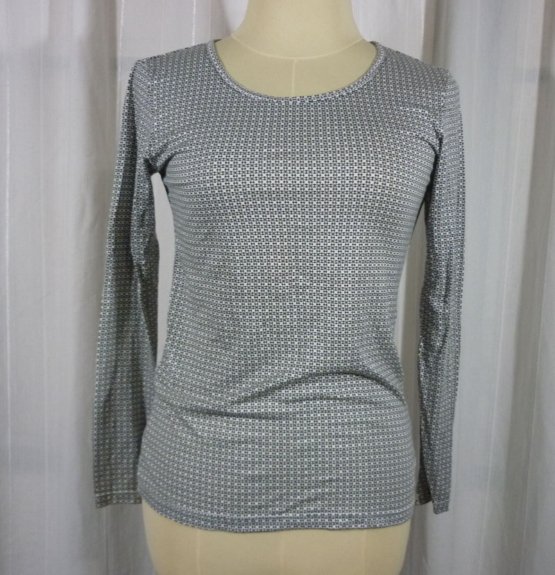 เสื้อฮีทเทคหญิง ลายเรขา Uniqlo heattech Sz S-M