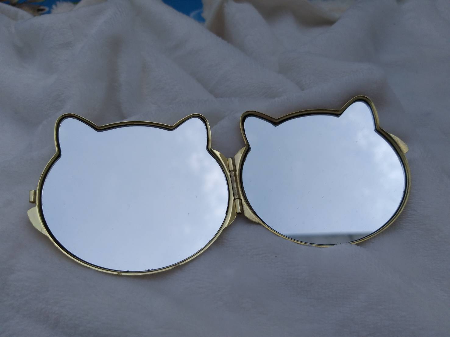 กระจกพับพกพา กระจก 2 แบบ กรอบโลหะอย่างดี (ของใหม่)