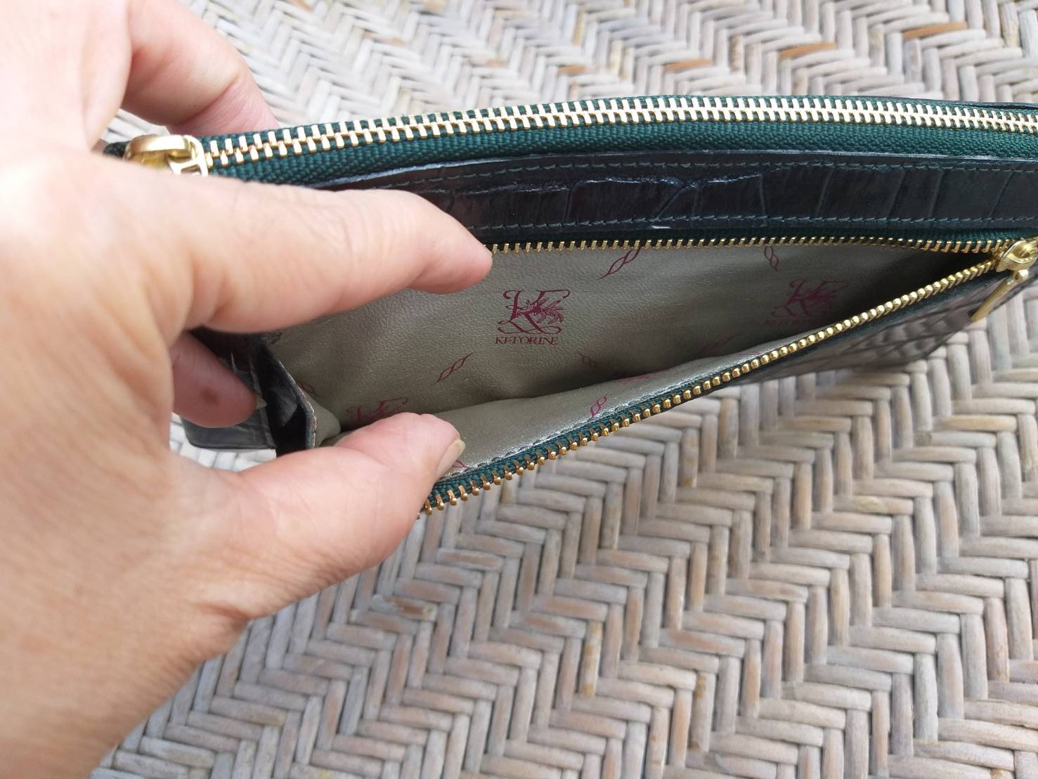 กระเป๋าสตางค์ KATORINE หนังแก้ว สวยมาก (ของใหม่)