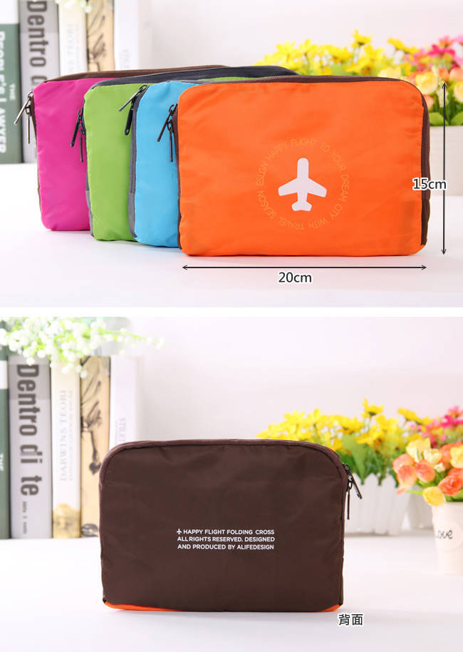 DINIWELL กระเป๋าเดินทางพับเก็บได้ สะพายพาดลำตัวได้ ปรับสายสะพายได้ เสียบที่จับของกระเป๋าเดินทางได้ ผลิตจากโพลีเอสเตอร์กันน้ำ มีซิปรูดตอนพับเก็บ