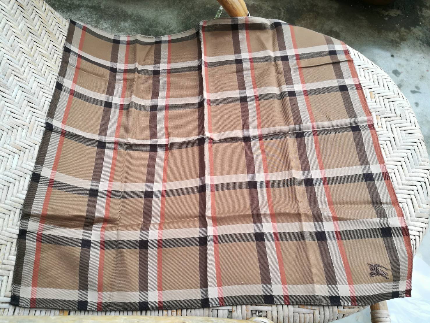 ผ้าเช็ดหน้าชาย แบรนด์เนม BURBERRY ผ้าดีมากกก