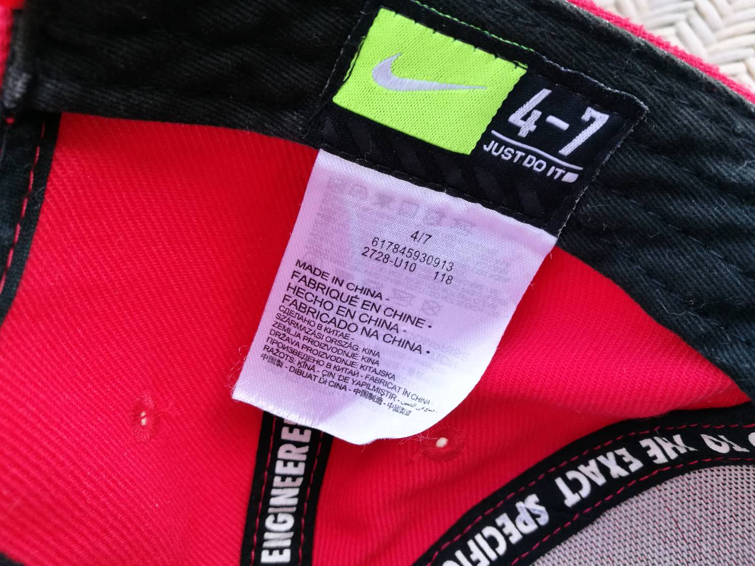 หมวกแก๊ปเด็ก NIKE สีแดงสุดแจ่ม (ของใหม่)