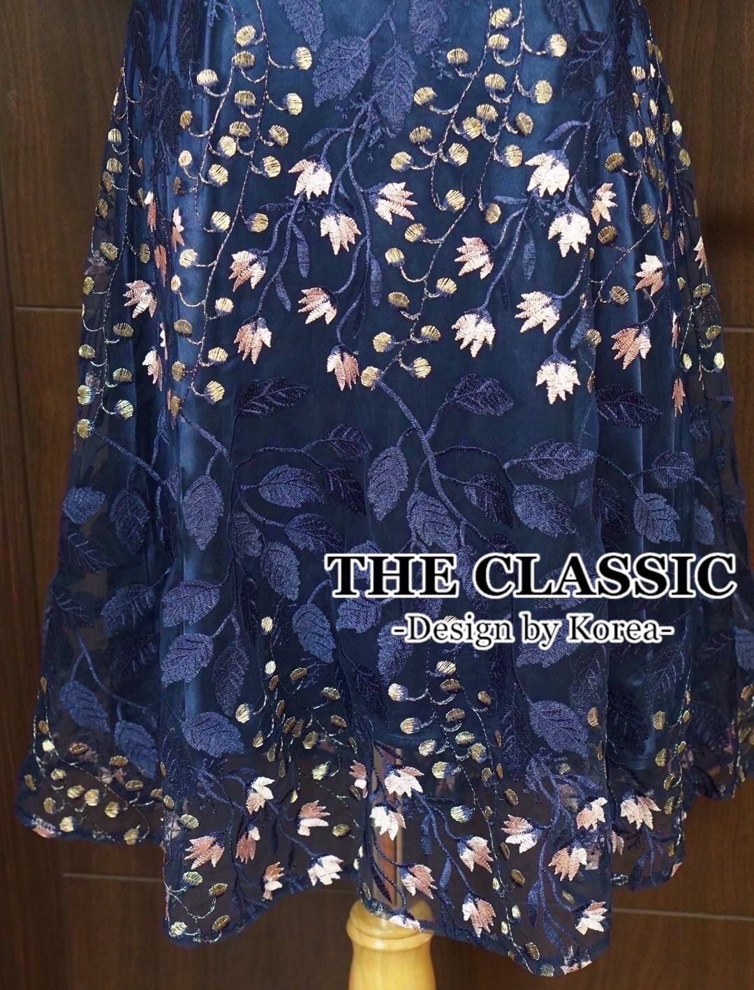 เดรสแขน 3 ส่วน งานปัก ใช้ผ้เนื้อดีปักลวดลายดอกไม้ หลากสีกระจายรอบตัว งานสวยปักแน่นอย่างดีทั้งตัวค่ะ: สินค้าคุณภาพ (พร้อมส่ง)