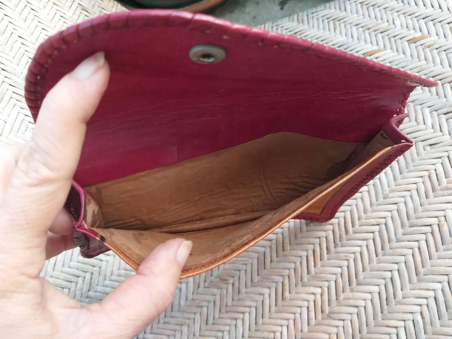 กระเป๋าใส่บิล ใส่เอกสาร ใส่พาสปอร์ต หนังแท้ปั๊มลาย (ของใหม่)