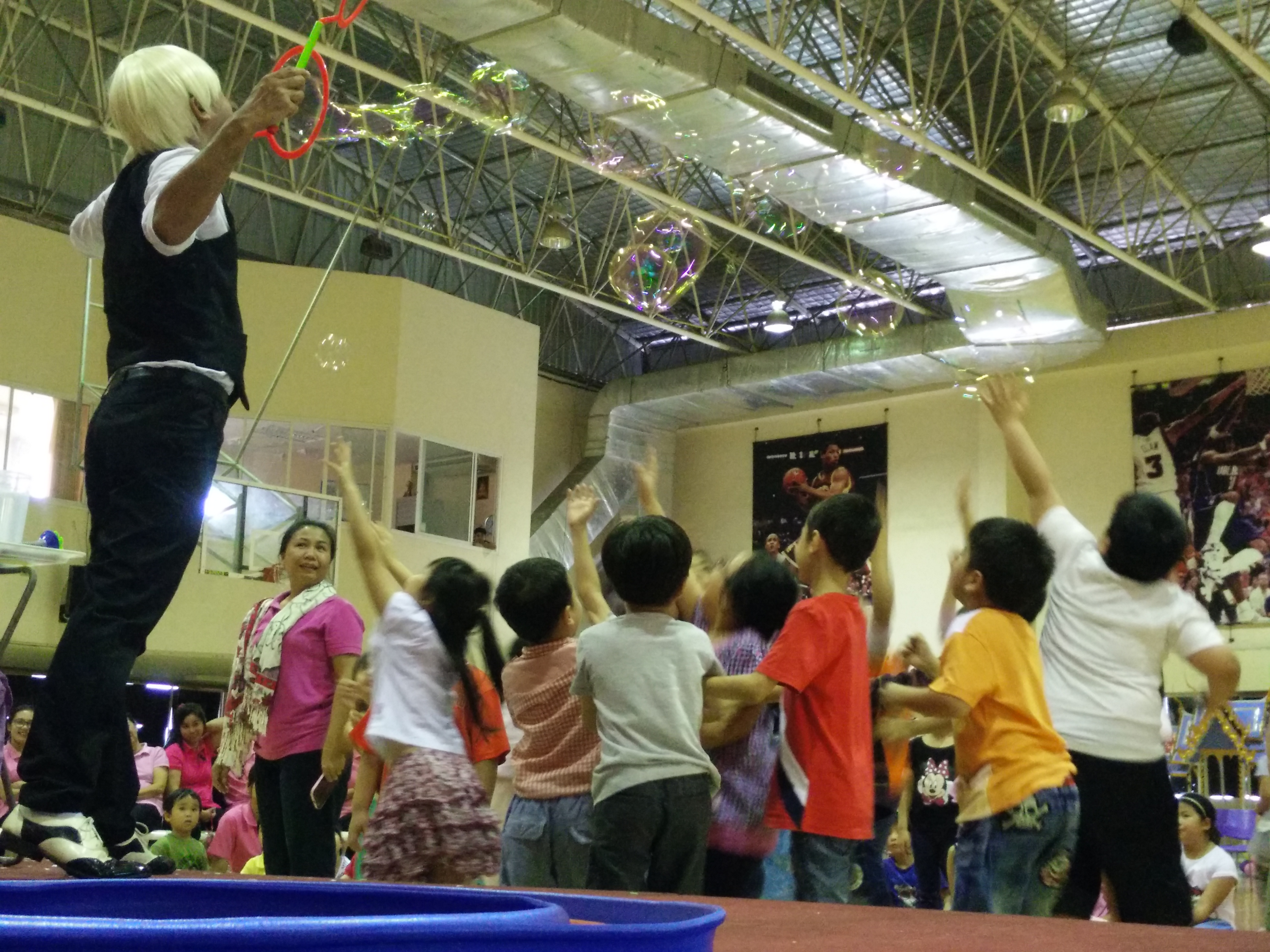 Bubble Show บับเบิ้ลโชว์ โชว์ฟองสบู่ ฟองสบู่ยักษ์ งาน Summer Camp โรงเรียนเลิศหล้า 27/10/2558