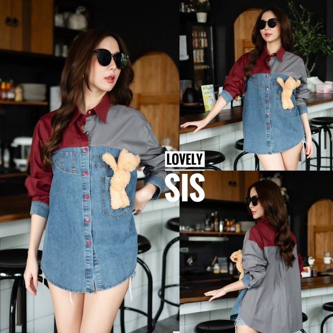 เสื้อเชิ้ตแขนยาวงานใช้ผ้าคอตต้อนเย็บต่อผ้ายีนส์ มีเข็มกลัดตุ๊กตาหมี งานมีกระเป๋าจริงด้านหน้าหน้า งานสวยค่า ใส่สบาย : สินค้าคุณภาพ (พร้อมส่ง)