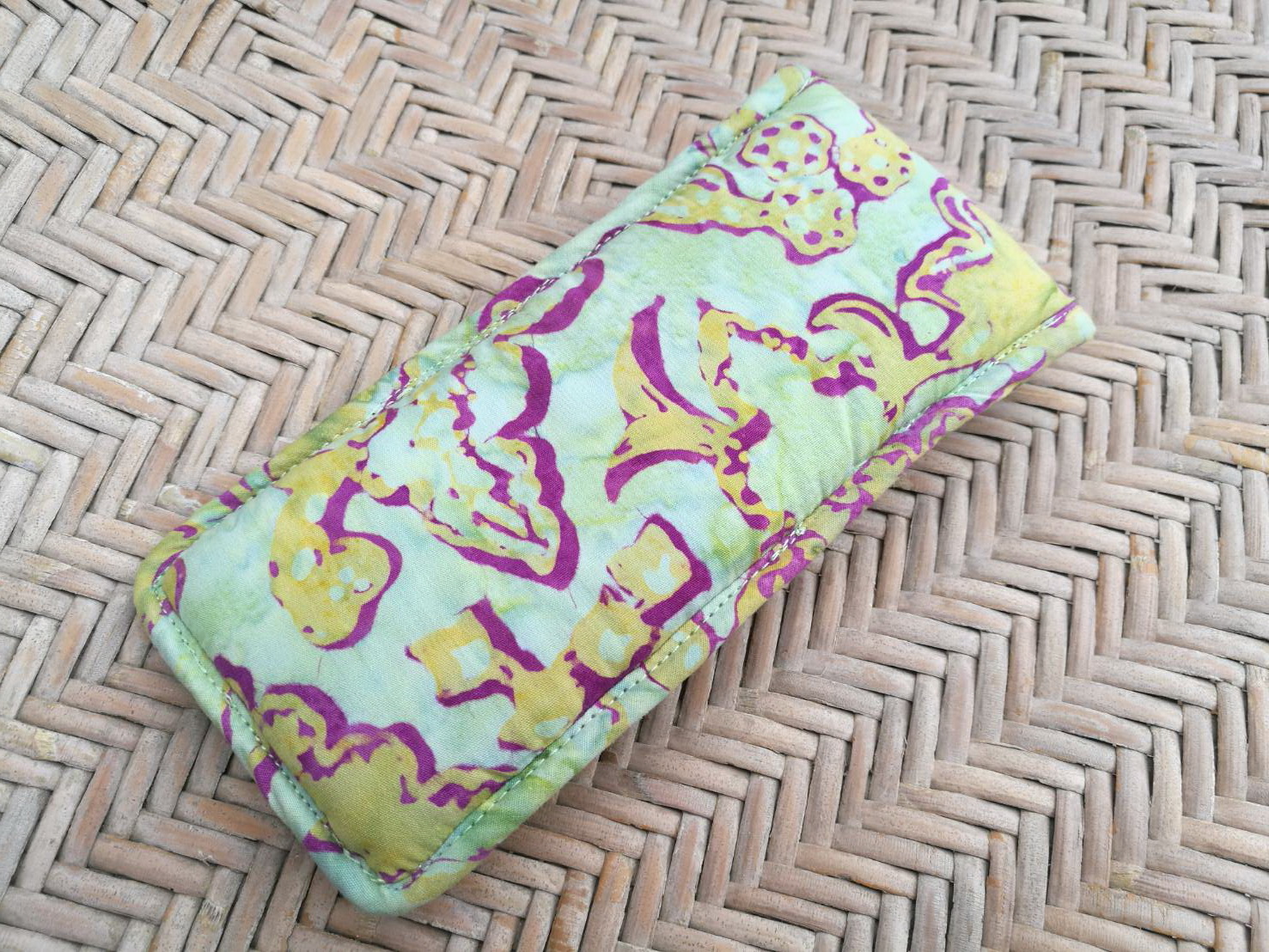 กล่องแว่น ซองใส่แว่นผ้าบาติก Batik Keris