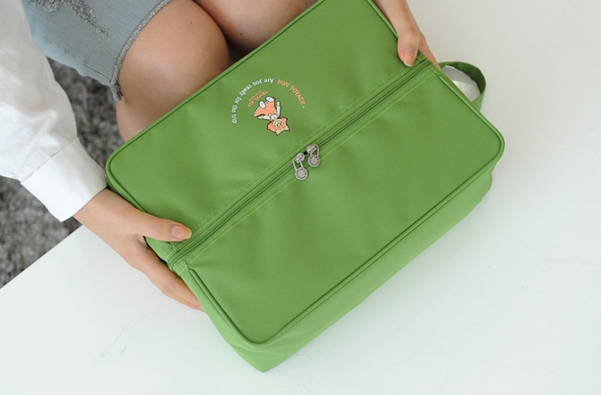 กระเป๋าใส่รองเท้ากันน้ำ อุปกรณ์ห้องน้ำ ผ้าขนหนู หรืออื่น ๆ ได้ตามต้องการ มี 4 สี 4 ลาย ให้เลือก