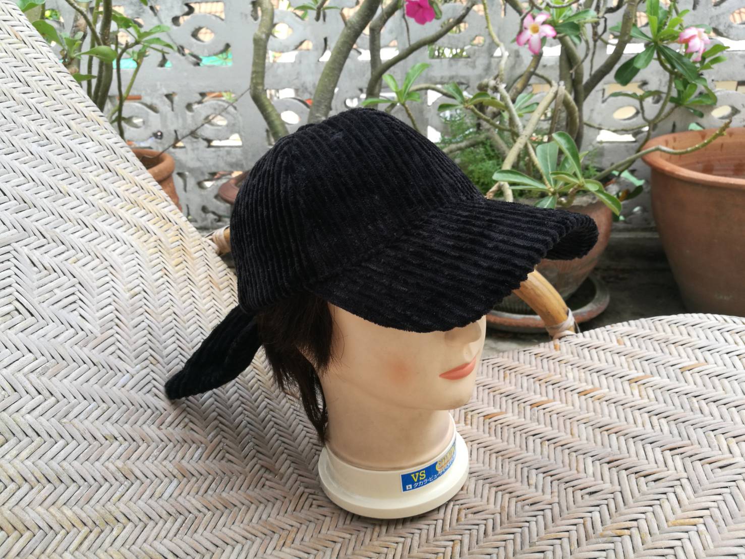 หมวกแก๊ป Discoat ผ้าลูกฟูกผูกโบว์ เก่มาก (ของใหม่)