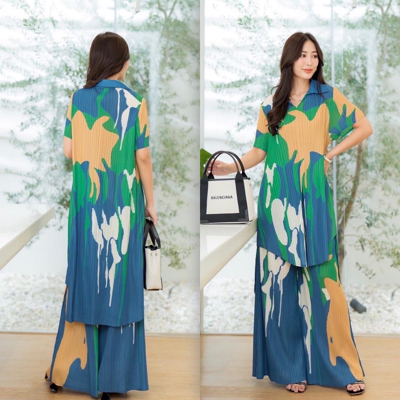 ชุดเซตผ้าอัดพลีท AA Premium เสื้อแขนสั้น คอปก ตัวยาว เพิ่ม ลูกเล่น ด้วย แพตเทิร์น หน้าสั้น หลังยาว ให้ดูมีมิติ ฟรุ๊งฟริ๊ง สวยมว้ากกก กางเกงเอวสมอค อัดพลีส ทรงขาบาน สวยงาม : สินค้าคุณภาพ (พร้อมส่ง)