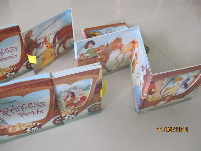 Princess Parade Moving Book : ขบวนพาเหรดเจ้าชาย หนังสือบอร์ดบุ๊คพับไปมาได้