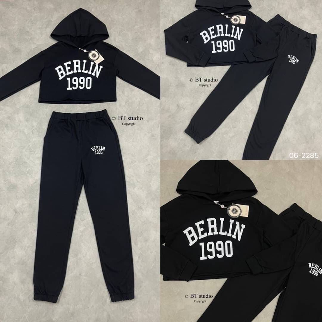 เซท 2 ชิ้น เสื้อแขนยาวแต่งฮูด สกรีนลาย แมทซ์กับกางเกงขายาวเอวสม็อค ปลายขาจั้ม : สินค้าคุณภาพ (พร้อมส่ง)