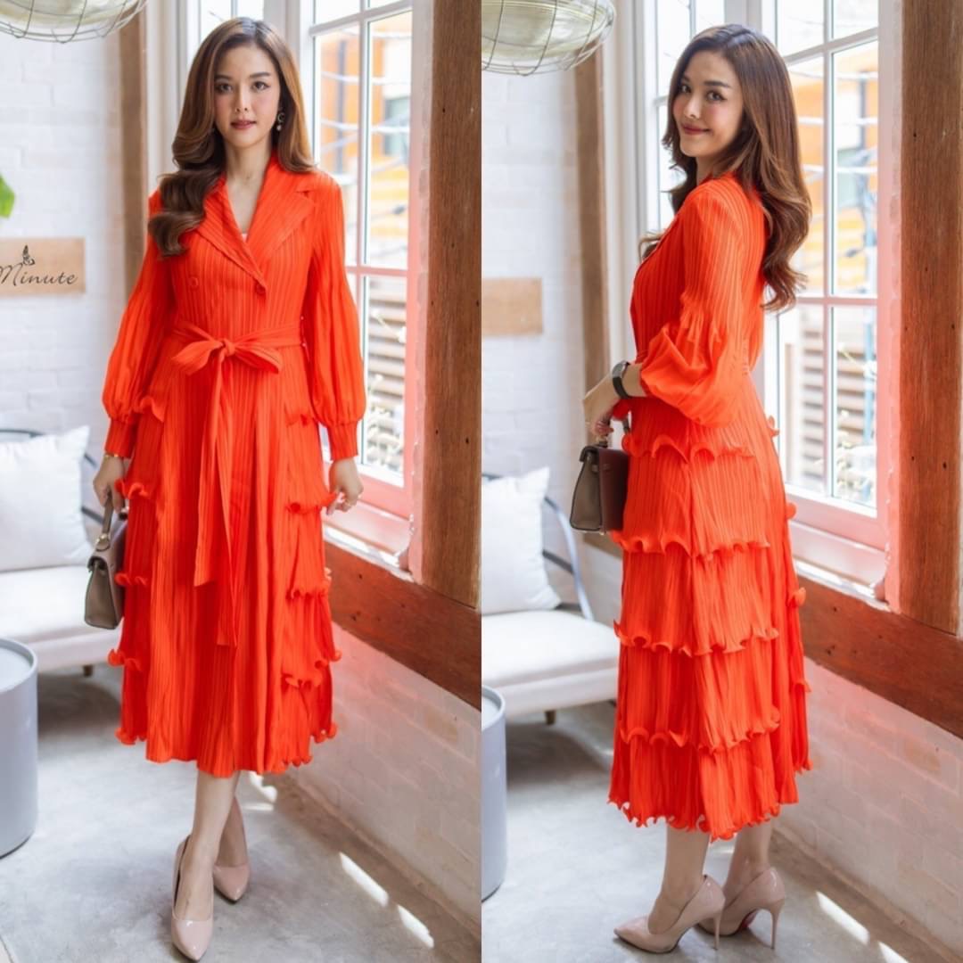 เดรสผ้าอัดพลีท งานแต่งดีเทลระบาย ด้านข้าง ปกคอเทเลอร์ มาพร้อมเชือก ผูก ชุดยืดหยุ่นได้ทั้งตัว ใส่สบาย : สินค้าคุณภาพ (พร้อมส่ง)