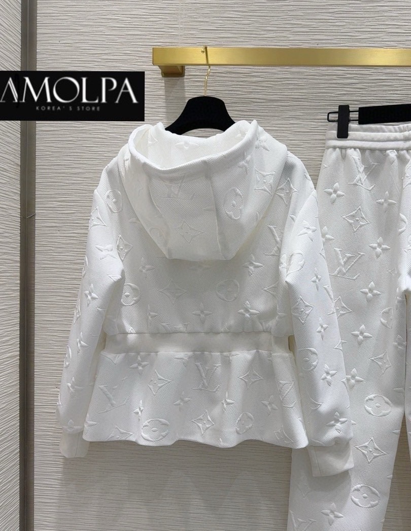 JACKET LV 3D งาน 1 : 1 งานสวยสุด ปัง เนื้อผ้าดีม๊าก ผ้าใส่สบายมาก ห้ามพลาดใส่สบายสุดๆ ใส่สบาย : สินค้าคุณภาพ (พร้อมส่ง)