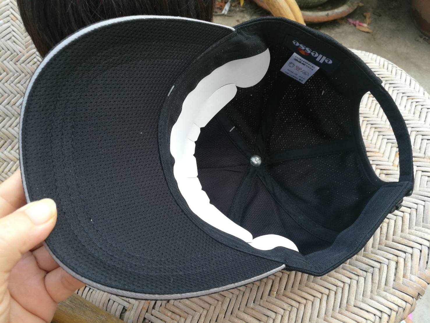 หมวกแก๊ปสีดำ ellesse (ของใหม่)