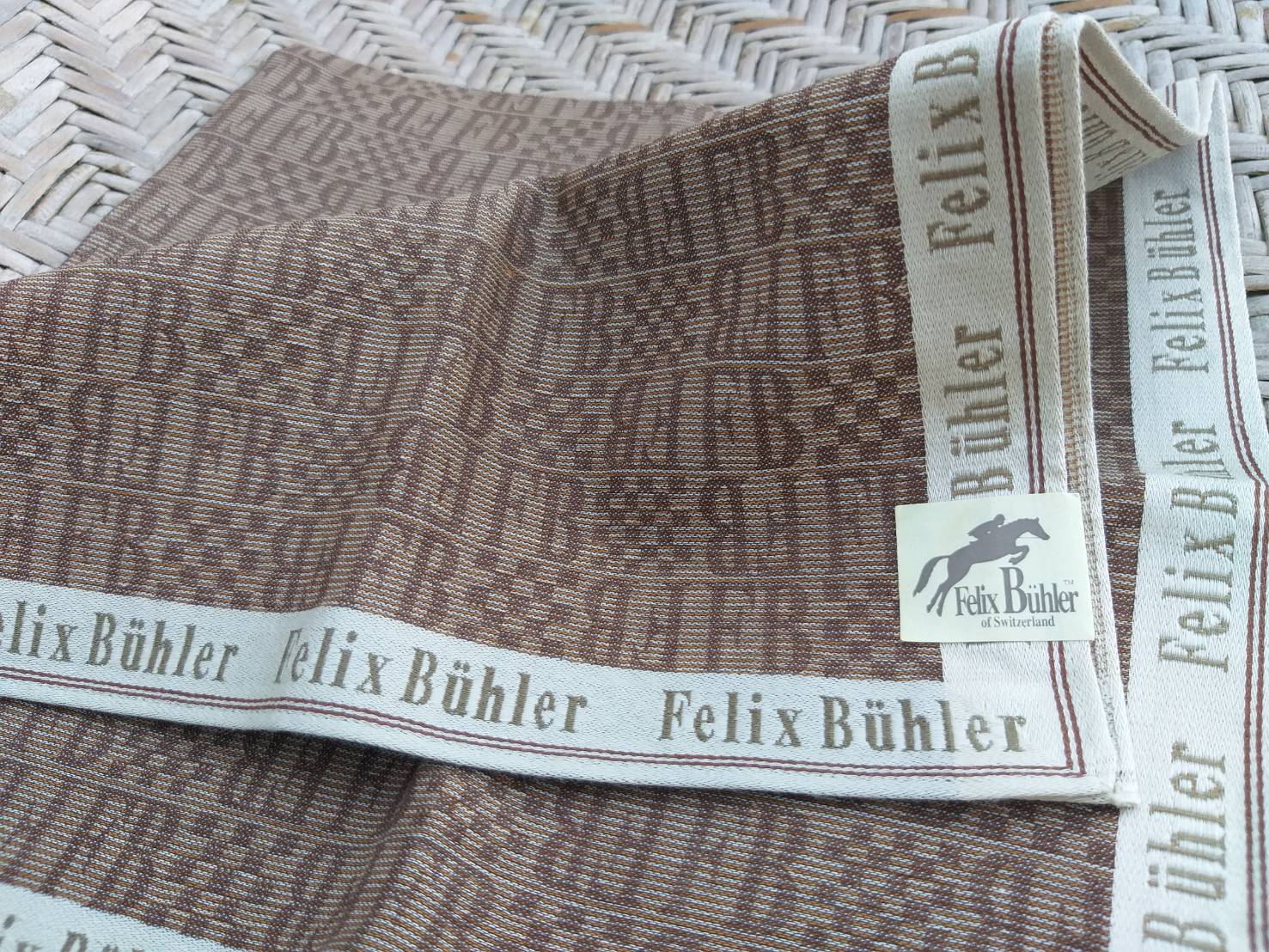 ผ้าเช็ดหน้าชาย Felix Buhler ผ้าดีสุดๆๆ