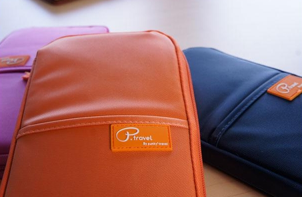 กระเป๋าใส่พาสปอร์ต กระเป๋าใส่หนังสือเดินทาง ใส่เอกสารสำคัญ ช่องเยอะ มีสายคล้องมือ พกพาสะดวก ผลิตจากไนล่อนกันน้ำ คุณภาพดี