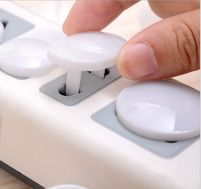ที่อุดรูปลั๊กไฟ กันไฟดูดเด็ก ที่ปิดปลั๊กไฟ 2 รูขา NanaBaby Electric Shock Safety Socket Protective Cover
