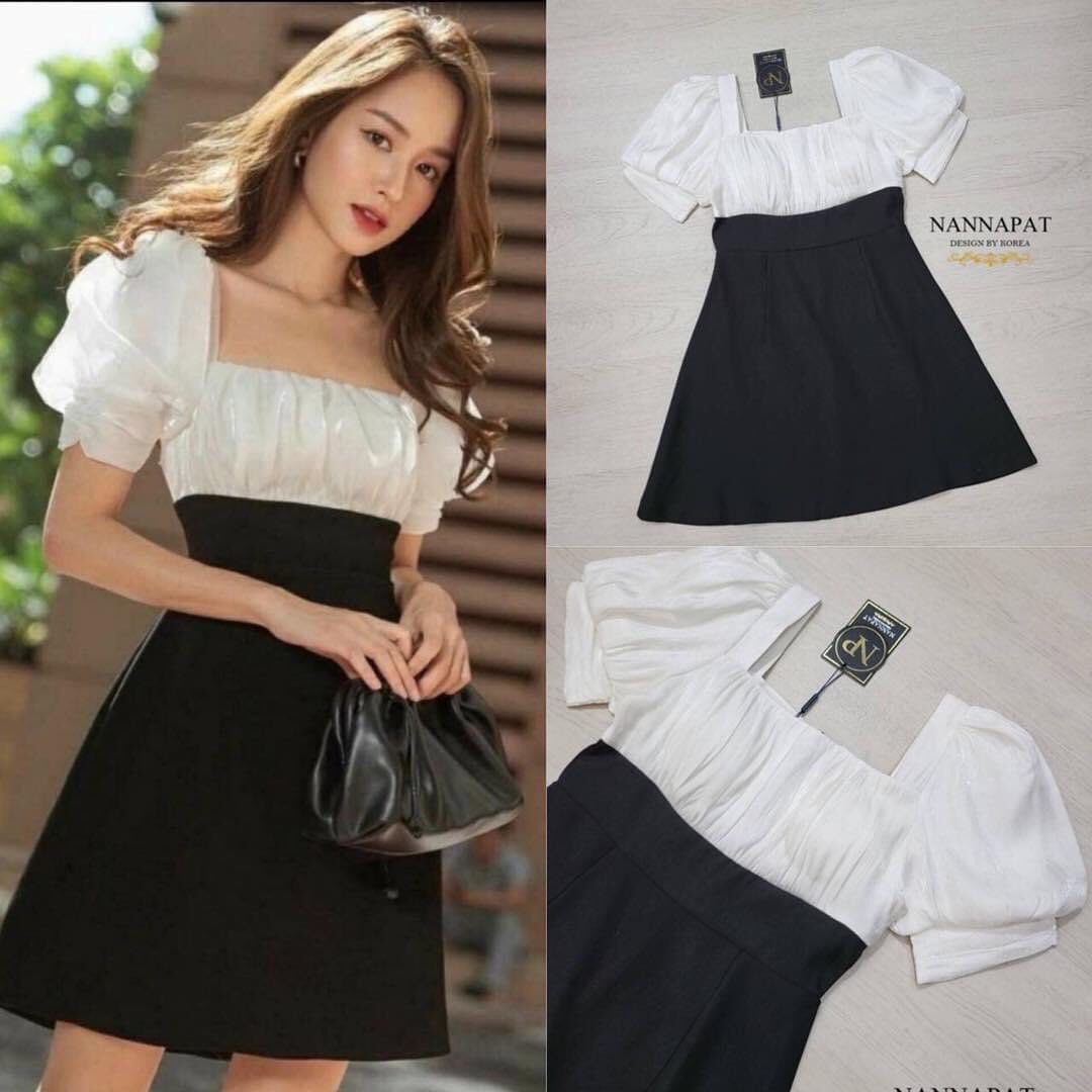 เดรสทูโทนคลาสสิค ผ้าดีมาก หนานุ่ม ใส่สบาย มีซับในอย่างดี งานซิปหลัง มีฟองน้ำอกด้วยนะคะ เข้ารูป ทรงสวยเป๊ะ สินค้าคุณภาพ (พร้อมส่ง)