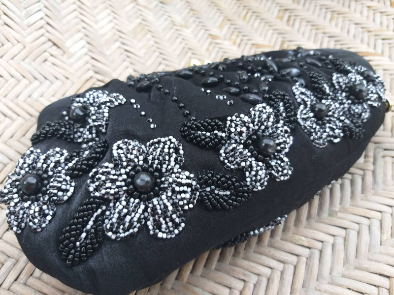 กระเป๋าออกงาน ทรงเฉียง เก๋มาก สวยมาก (ของใหม่)