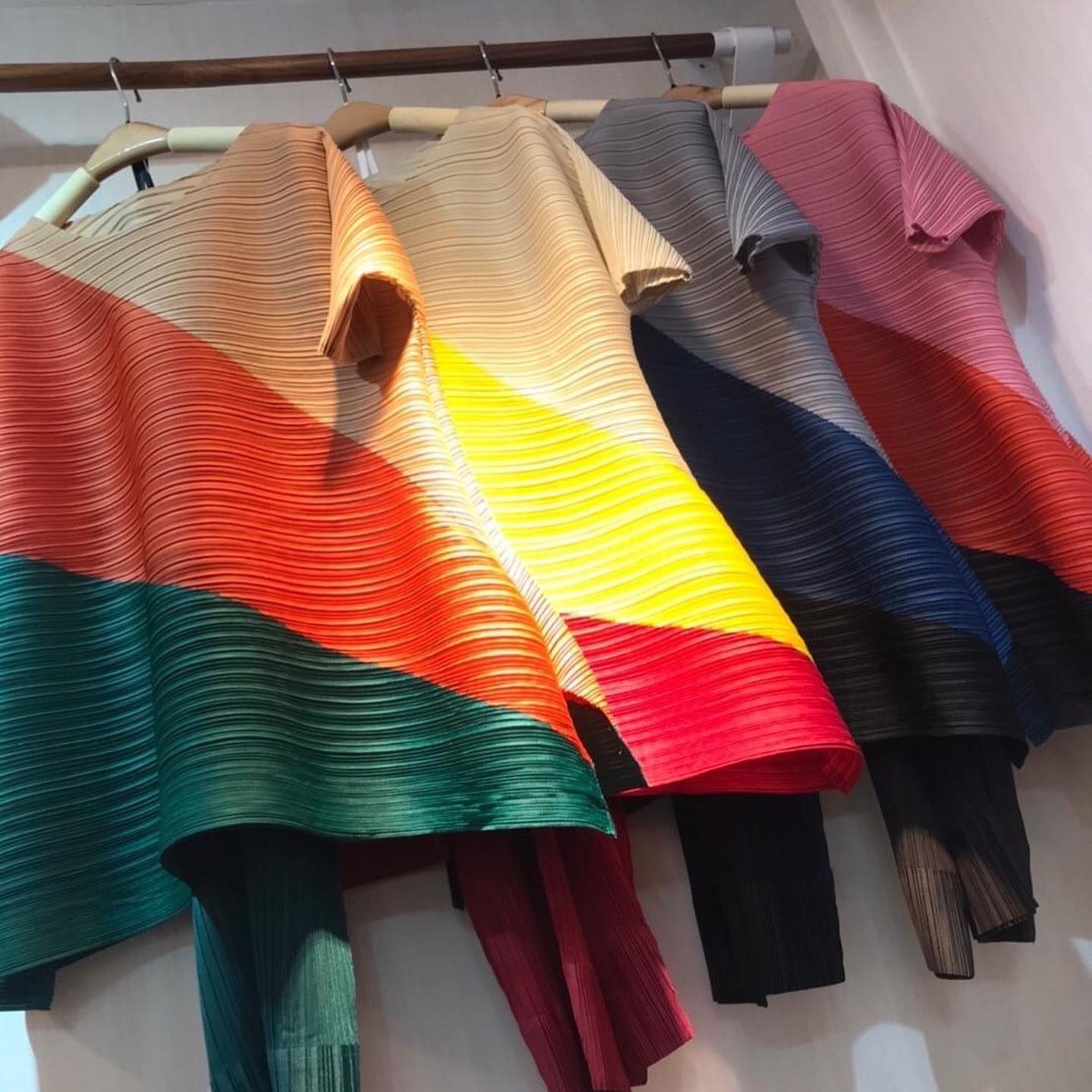 ชุดเซตผ้าอัดพลีท แบบงานBrand คุณภาพแน่นๆ AA Premium : สินค้าคุณภาพ (พร้อมส่ง)