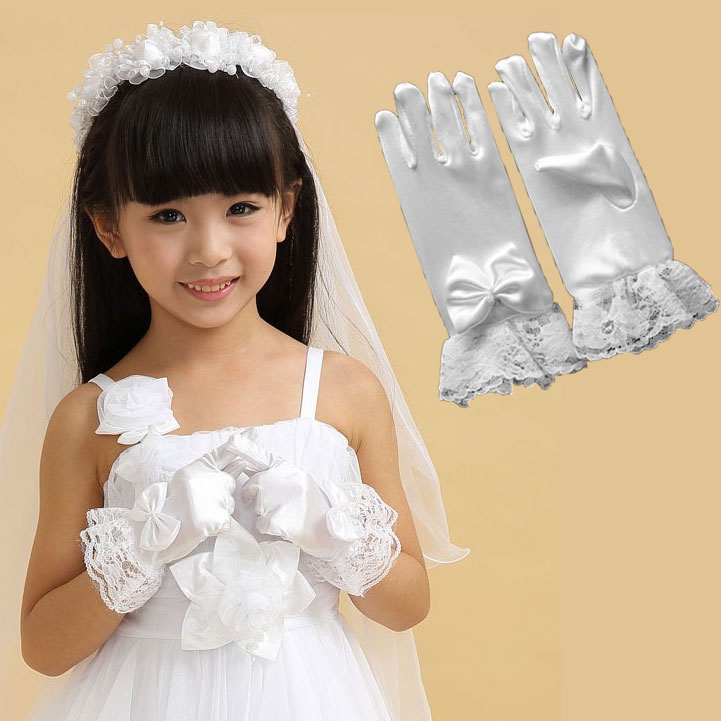 NanaBaby ถุงมือเด็กสีขาวลูกไม้ออกงาน ถุงมือดรัมเมเยอร์ สำหรับเด็กวัย 4-8 ปี / 8-12 ปี ผ้าสแปนเด็กซ์ยืดเนื้อซาติน นิ่มลื่นเงางาม