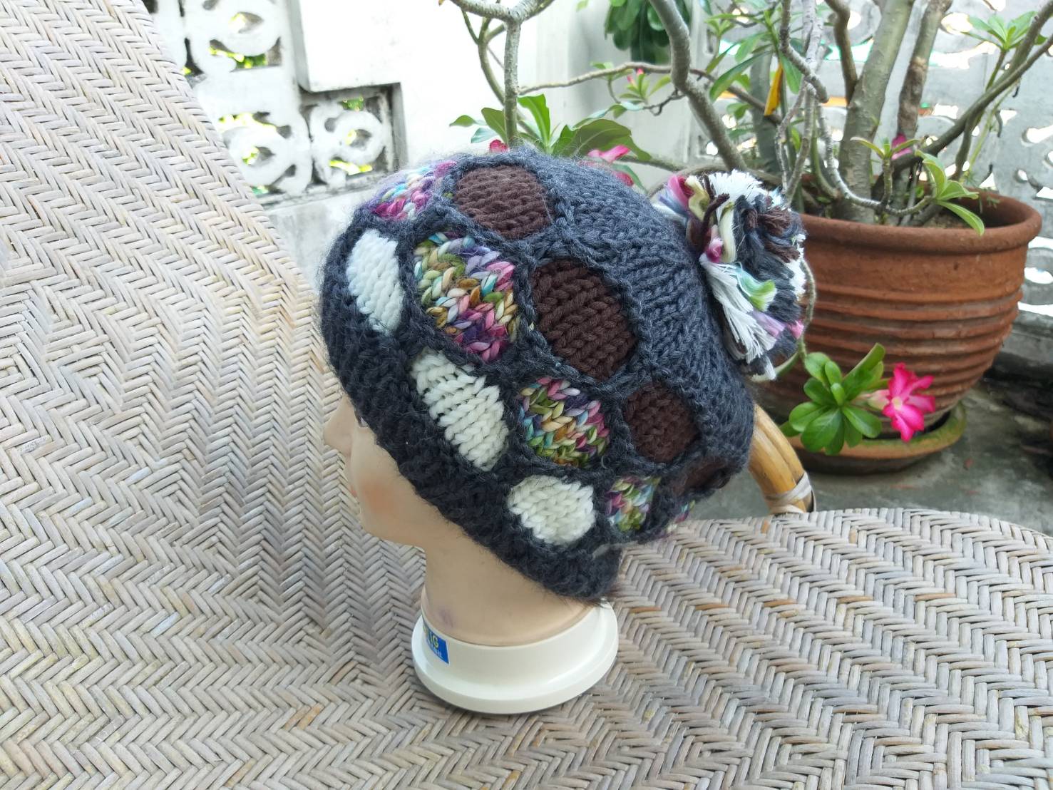 หมวกไหมพรมหนานุ่ม ถักเล่นลายเล่นสีน่ารักมาก