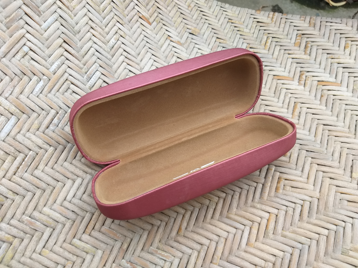 กล่องแว่น IZONE NEWYORK กล่องอย่างดี