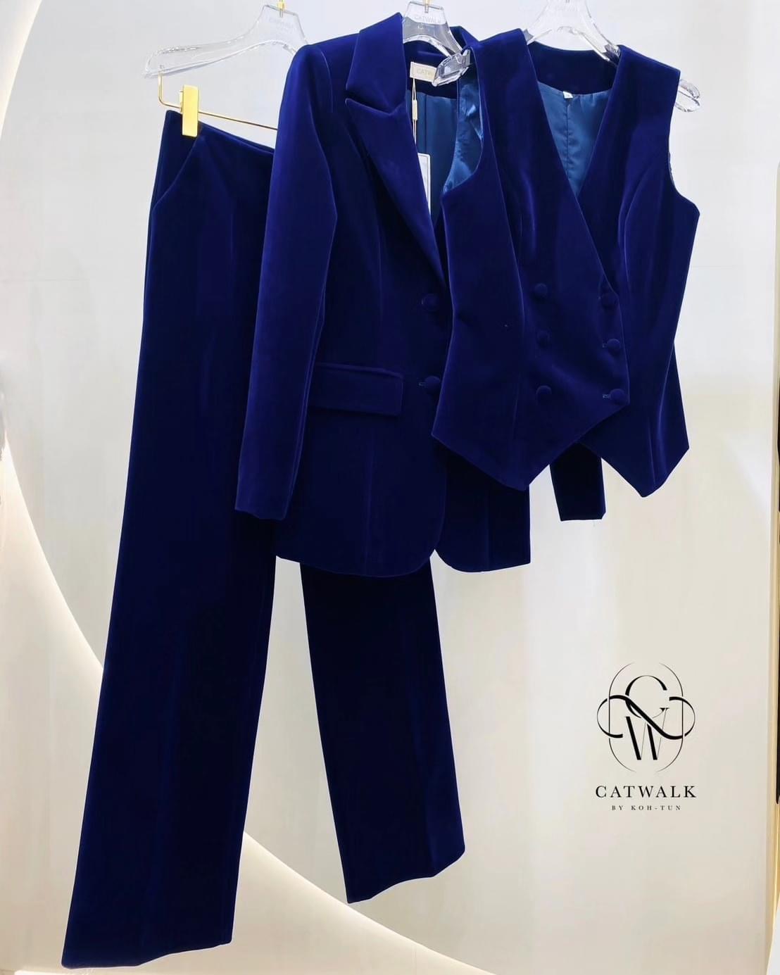 เซตBLAZER 3ชิ้น เสื้อคลุม+เสื้อกั๊ก+กางเกงขายาว งานผ้ากำมะหยี่ เกรดเอ เนื้อผ้าสวยมาก : สินค้าคุณภาพ (พร้อมส่ง)