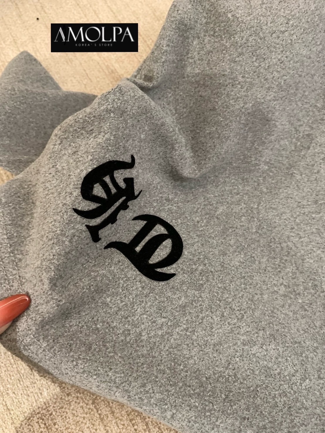 เสื้อแขนยาว CH ใหม่กระแทกช๊อปปปป งานสวยม๊ากกก ลายใหม่ สดใส งานน่ารักมาก ผ้าเด้ง. ใส่สบาย : สินค้าคุณภาพ (พร้อมส่ง)