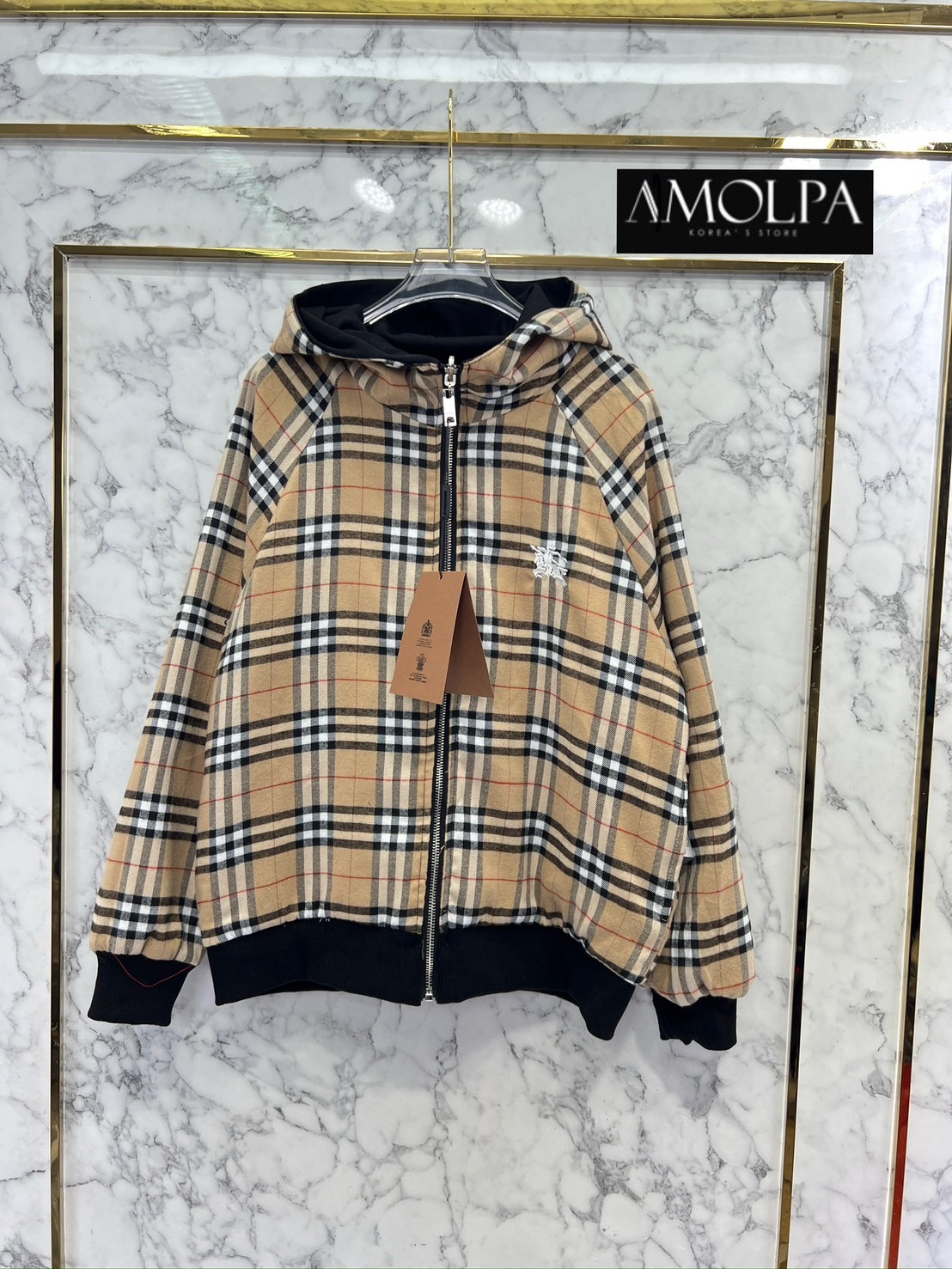 JACKET BB !!! ใส่ได้2 ด้าน งานHIEND สุดๆ ห้ามพลาด งานดีสุดๆ ค่ะ ใส่แล้วสวย หรู ไฮโซ มาก ใส่สบาย : สินค้าคุณภาพ (พร้อมส่ง)