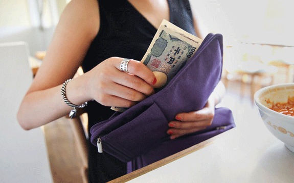 กระเป๋าใส่พาสปอร์ตสั้น กระเป๋าใส่หนังสือเดินทาง ขนาดกะทัดรัด ช่องเยอะ ใส่เอกสารสำคัญ ธนบัตร บัตรต่าง ๆ พกพาสะดวก ผลิตจากโพลีเอสเตอร์กันน้ำ คุณภาพดี