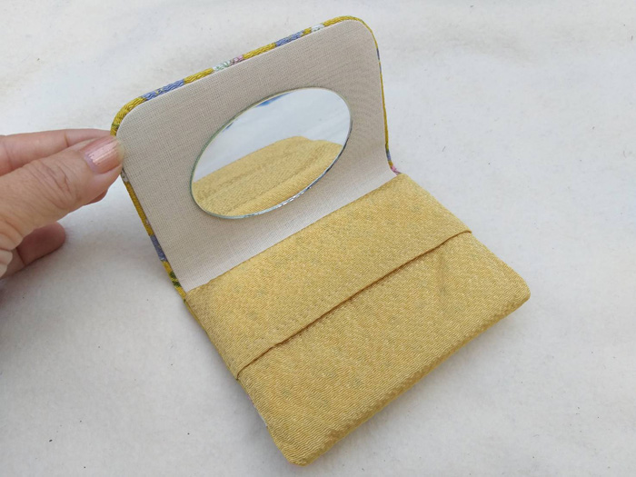 ซองใส่ทิชชูพร้อมกระจก สุดน่ารักจากญี่ปุ่น