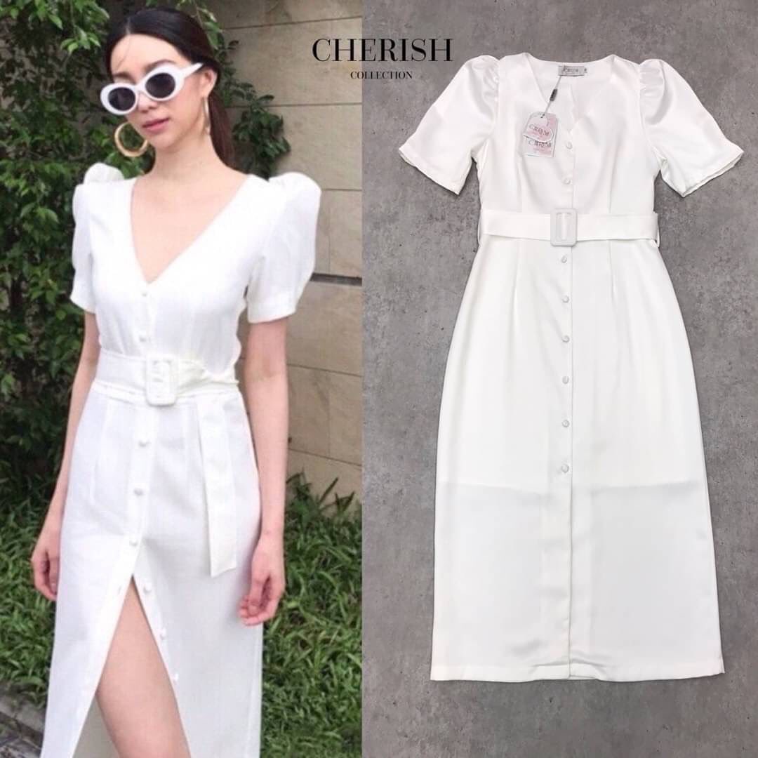 เดรสยาวสีขาว , ดำ สุดคลาสซี่ คอวีแขนพองสวยเก๋ เนื้อผ้าผ้าดีมีน้ำหนักค่ะ ทิ้งตัวพลิ้วสวย งานซับในเนื้อผ้าดี แต่งกร.ะดุม มาพร้อม เข็มขัดผ้าสีเดียวกับชุด : สินค้าคุณภาพ (พร้อมส่ง) .